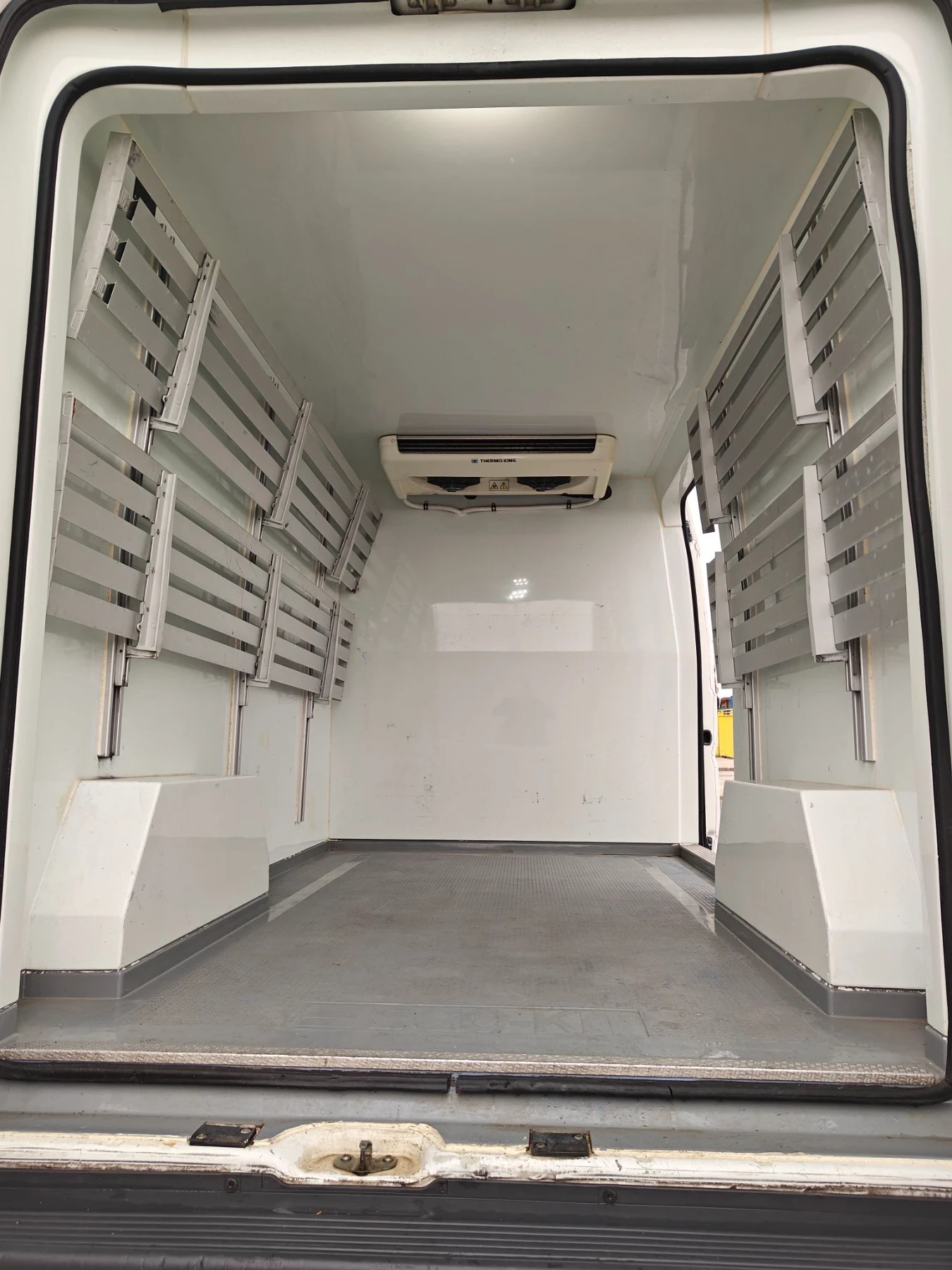 Peugeot Boxer 2.0HDI Thermo King-Хладилен, снимка 10 - Бусове и автобуси - 56236917