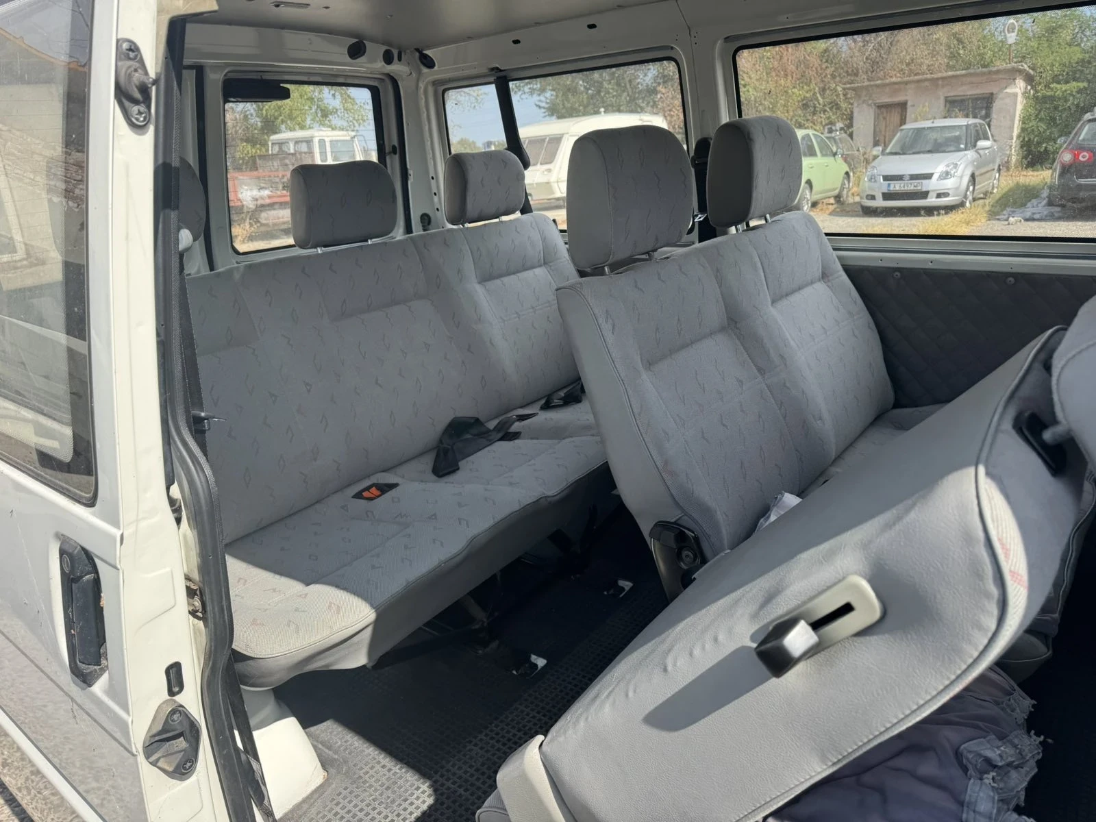 VW Transporter 2.5 TDI, снимка 11 - Бусове и автобуси - 56503824