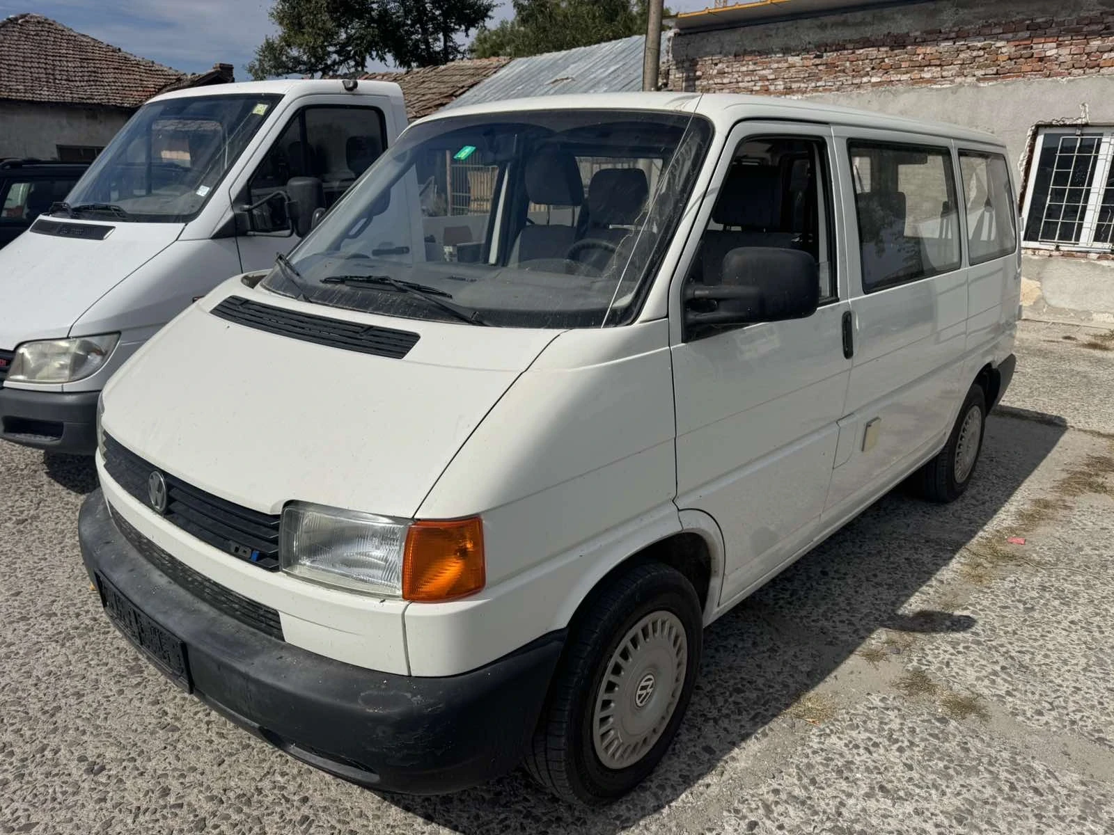 VW Transporter 2.5 TDI, снимка 4 - Бусове и автобуси - 56503824