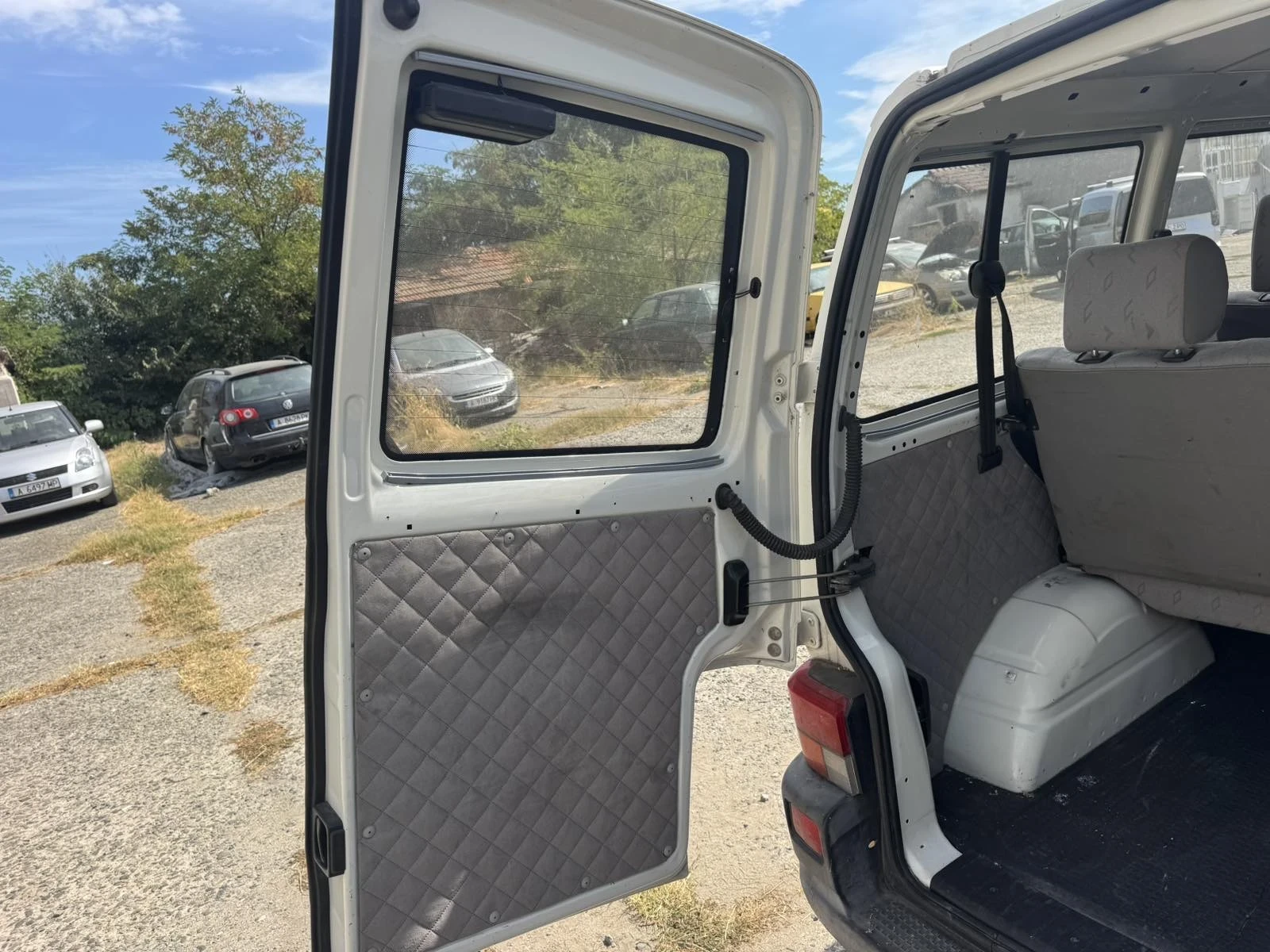 VW Transporter 2.5 TDI, снимка 7 - Бусове и автобуси - 56503824