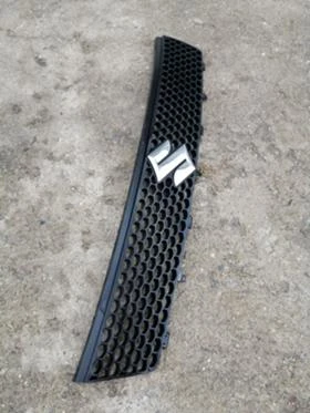 Оригинална решетка за Сузуки Суифт 2005-2010г......71741-63J00, снимка 3