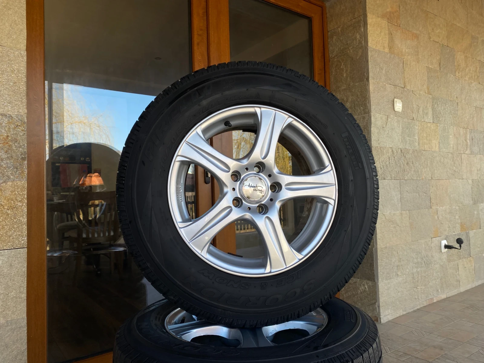 ���� � ������ 215/70R16 �� Toyota Rav4 | Mobile.bg � ����������� 2