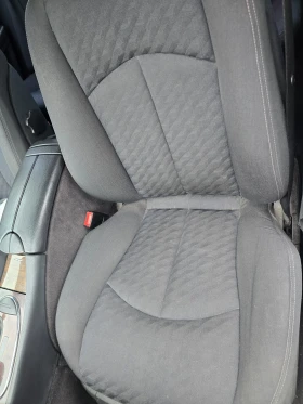 Mercedes-Benz E 220 Classic, снимка 7