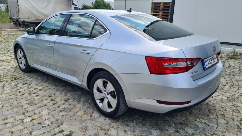 Skoda Superb 20.TDI, снимка 11 - Автомобили и джипове - 46367387