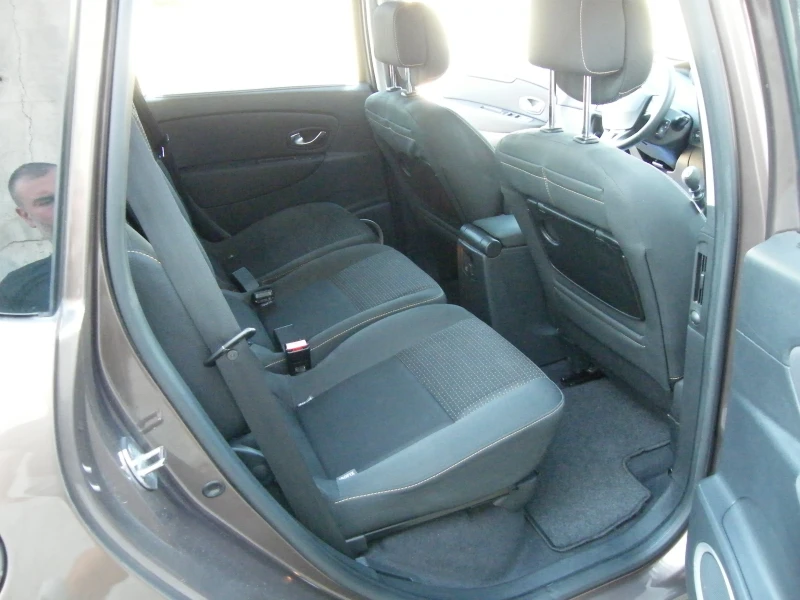 Renault Scenic 1.5DCI, снимка 14 - Автомобили и джипове - 47692657