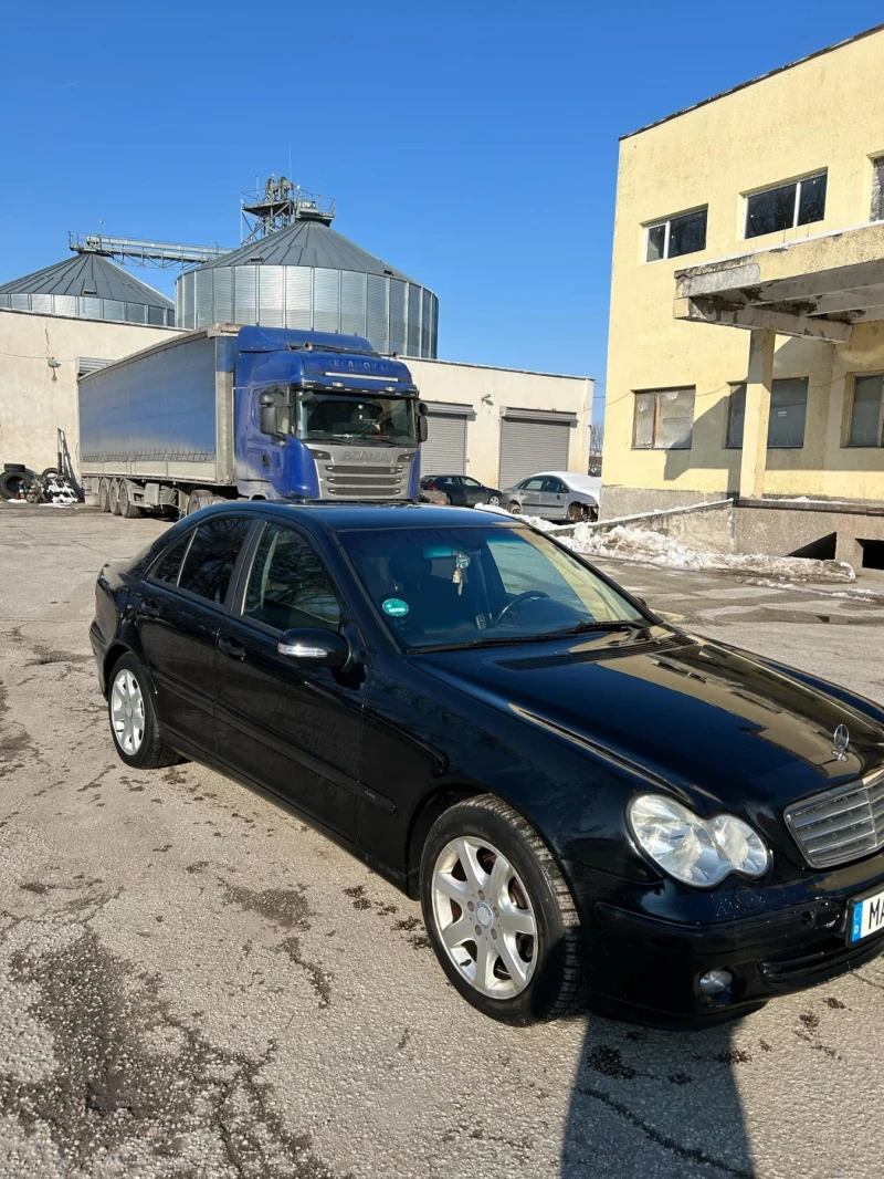 Mercedes-Benz C 220 2.2 CDI 150k.c, снимка 4 - Автомобили и джипове - 49236335