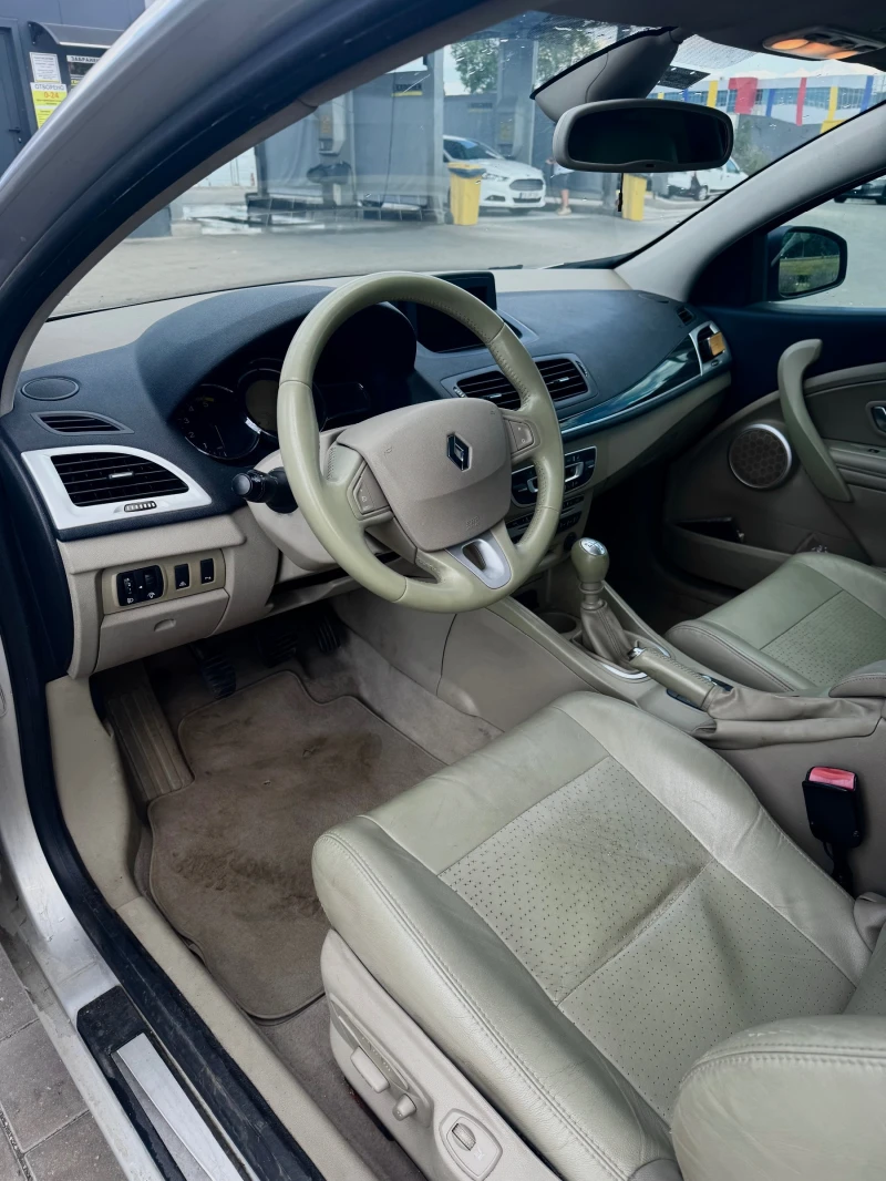 Renault Megane 1.9 CDI FULL EXTRI ЦЕНА ДО КРАЯТ НА ОКТОМВРИ , снимка 4 - Автомобили и джипове - 52304692
