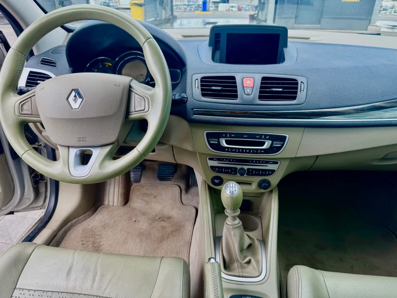 Renault Megane 1.9 CDI FULL EXTRI ЦЕНА ДО КРАЯТ НА ОКТОМВРИ , снимка 5 - Автомобили и джипове - 52304692