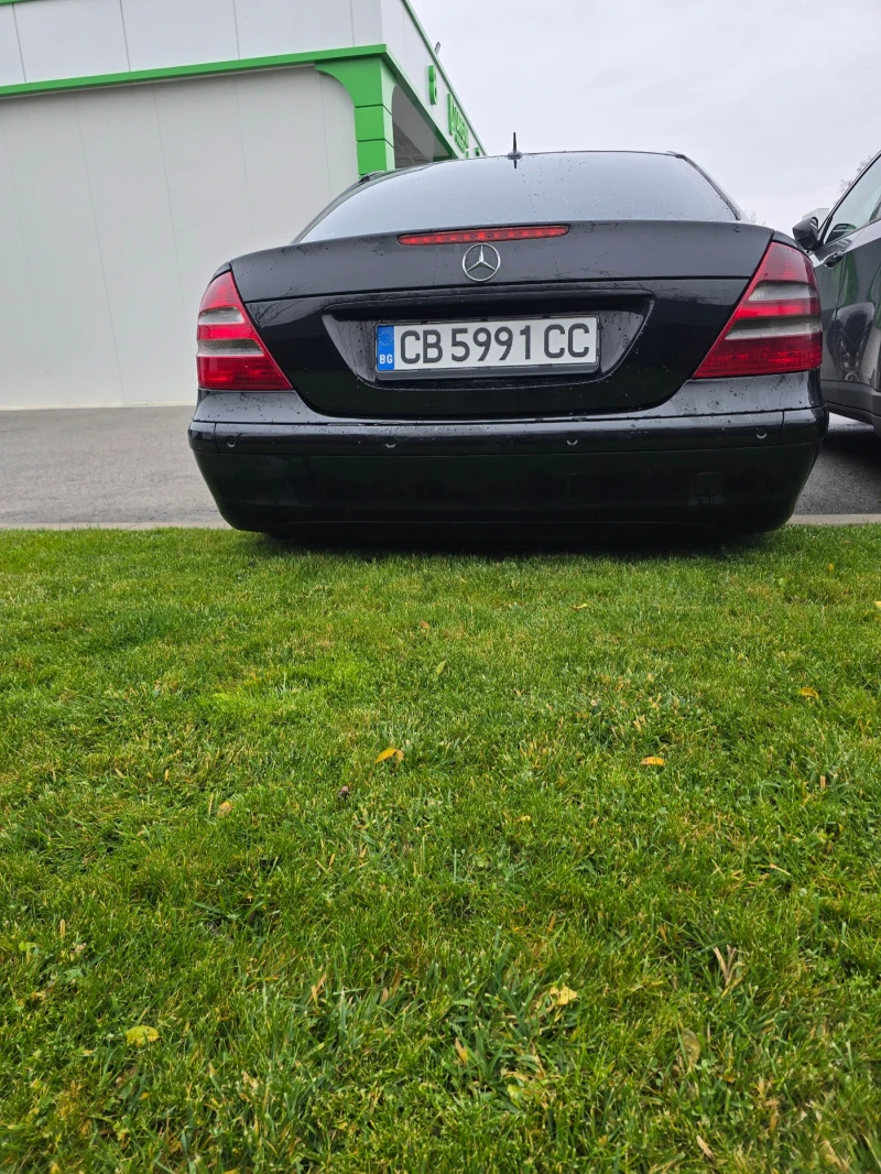 Mercedes-Benz E 220 Classic, снимка 3 - Автомобили и джипове - 52586125