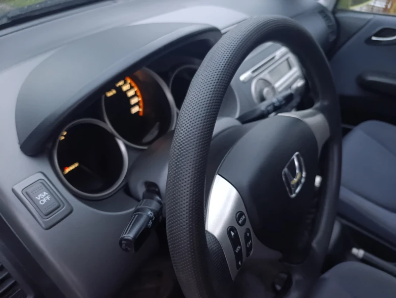 Honda Jazz 1.4i feis, снимка 8 - Автомобили и джипове - 52996422