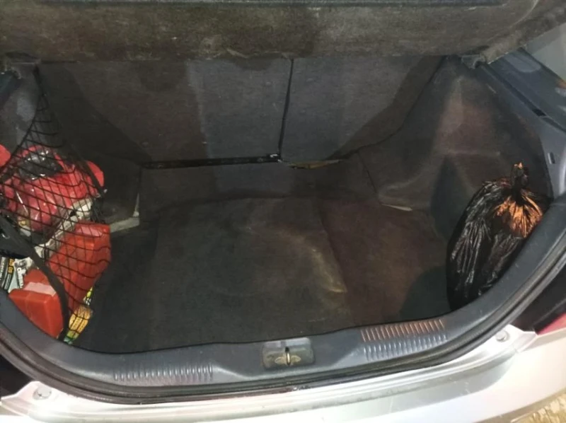 Nissan Almera 1.5i, снимка 13 - Автомобили и джипове - 53125336