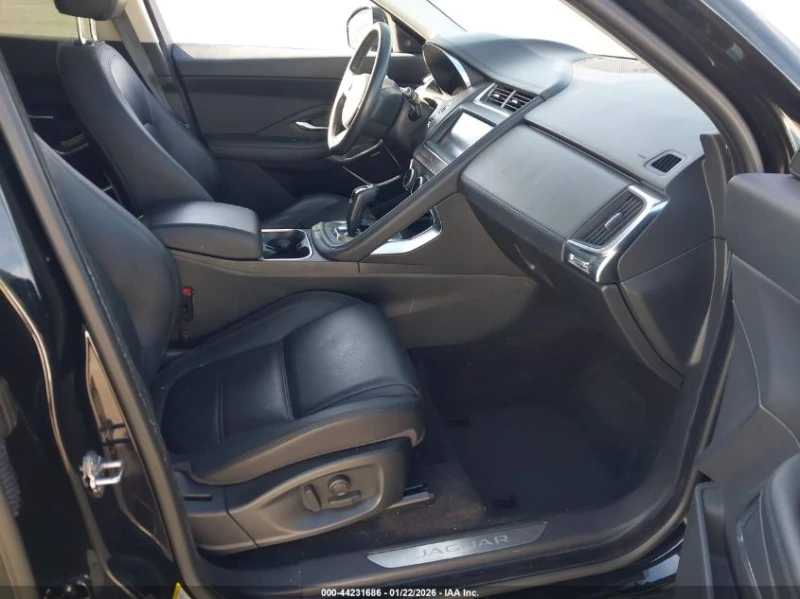 Jaguar E-pace 2l Se, снимка 5 - Автомобили и джипове - 53466674