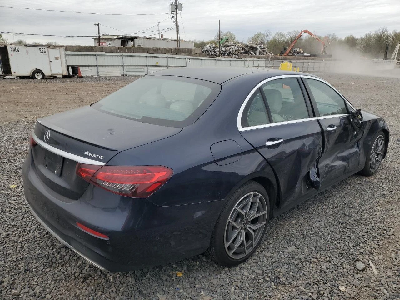 Mercedes-Benz E 350 4MATIC/BURMESTER/DIGITAL/ПАНО/AMG - изображение 5