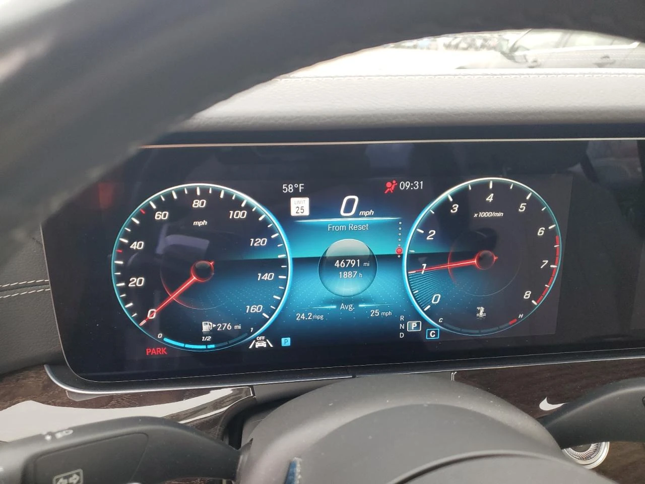 Mercedes-Benz E 350 4MATIC/BURMESTER/DIGITAL/ПАНО/AMG - изображение 9