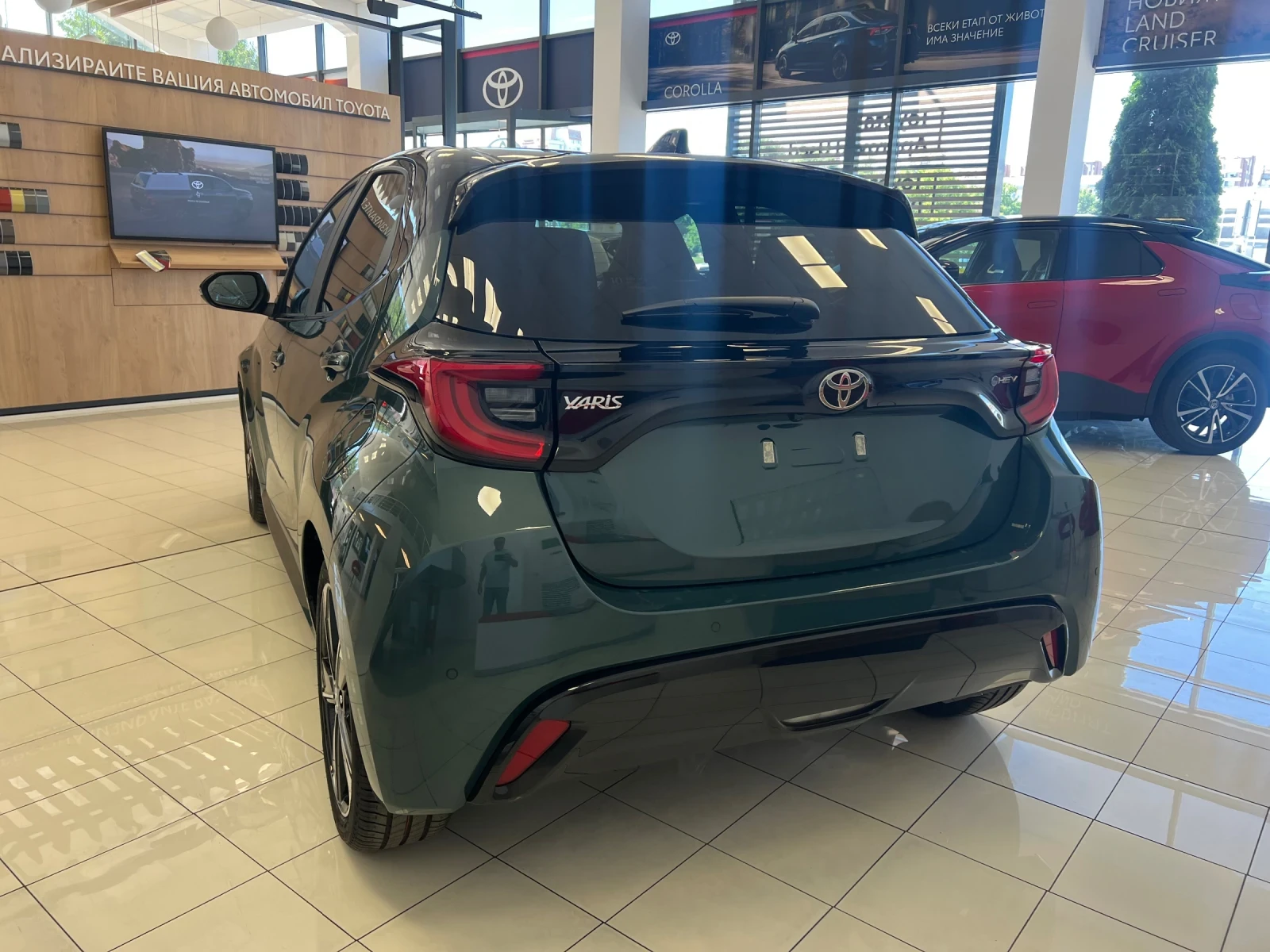 Toyota Yaris 1.5 HYBRID Elegance  - изображение 5