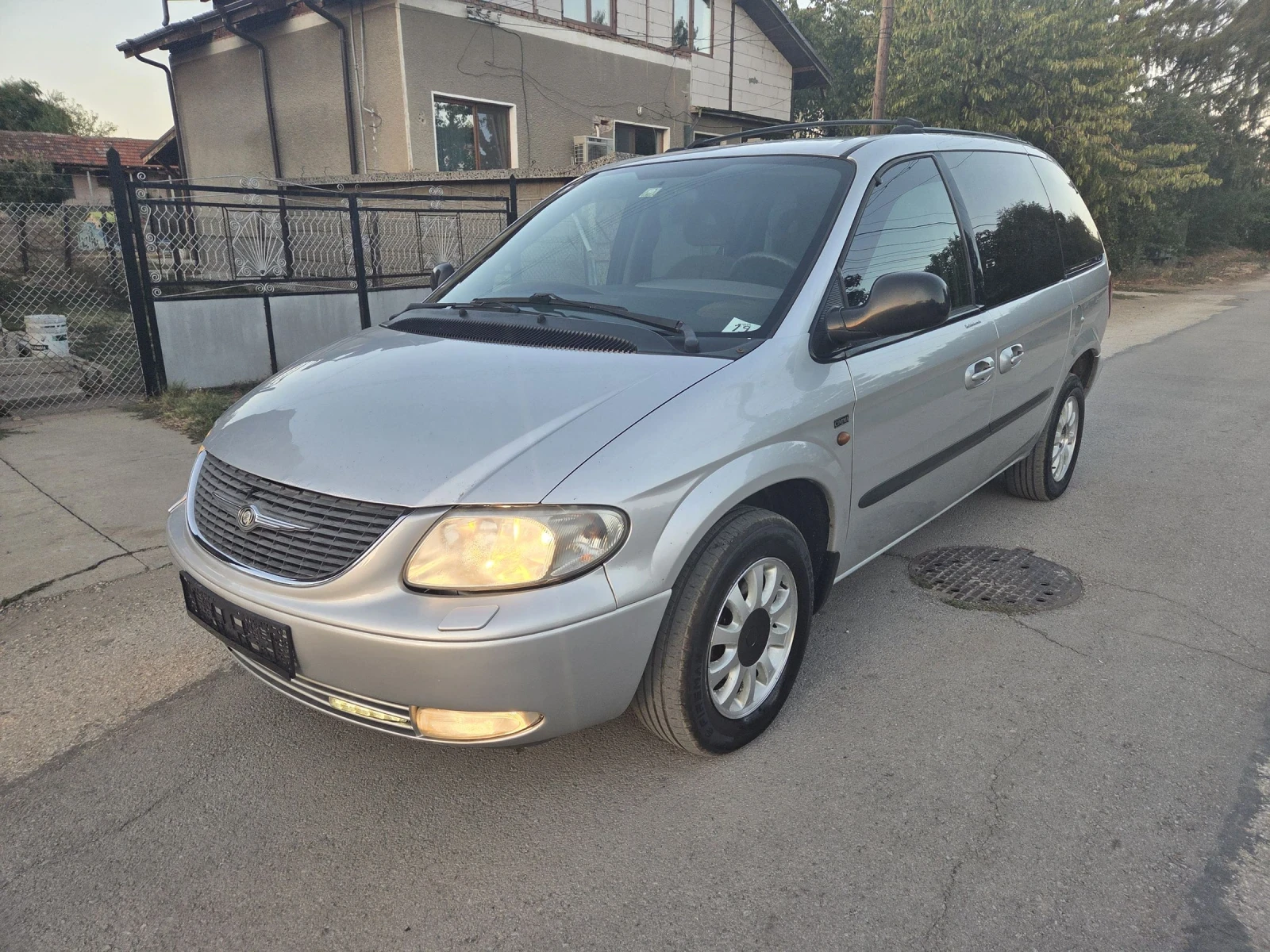 Chrysler Voyager 2.5L CRD 6+ 1 - изображение 3