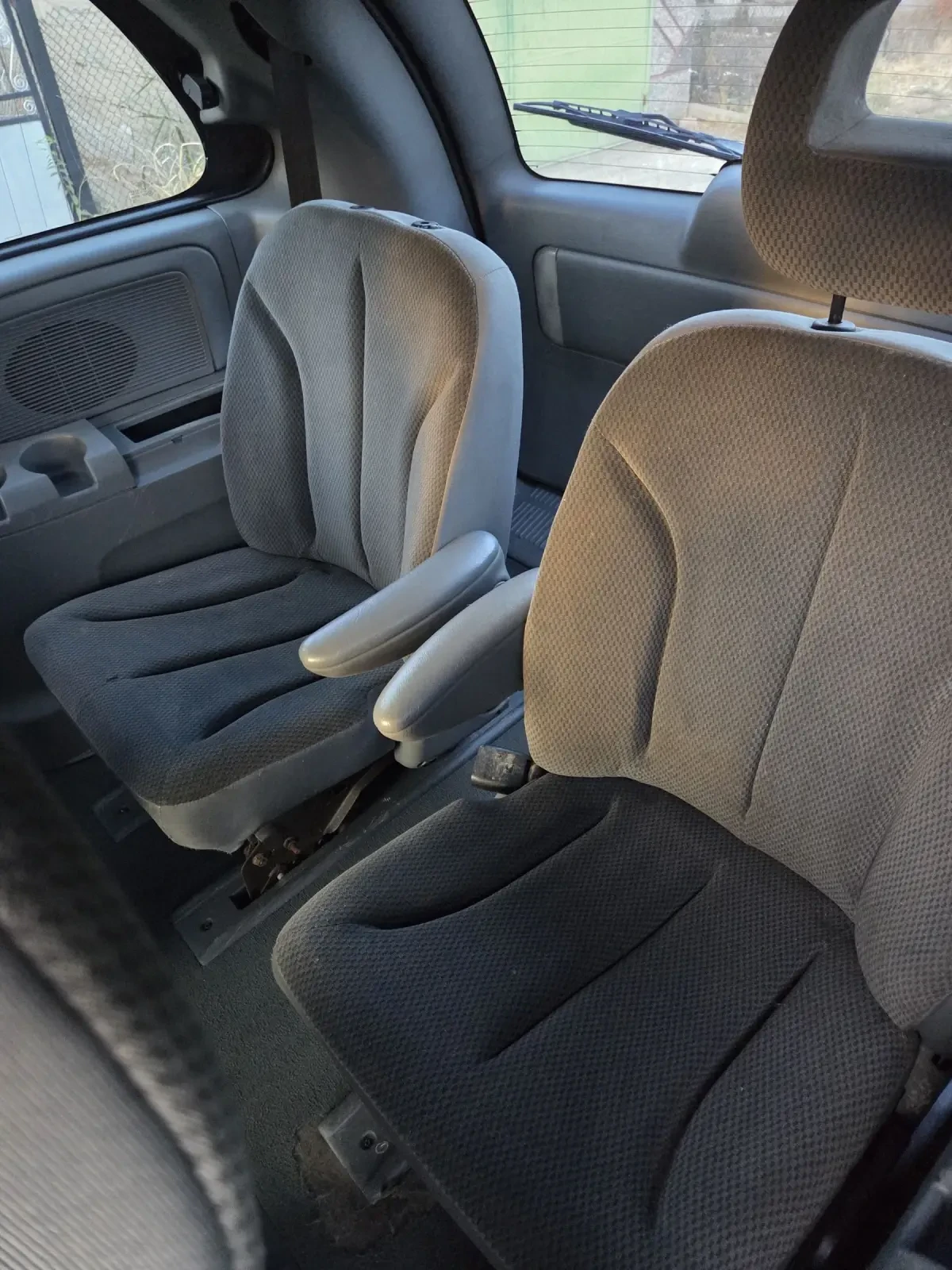 Chrysler Voyager 2.5L CRD 6+ 1 | Mobile.bg — изображение 12