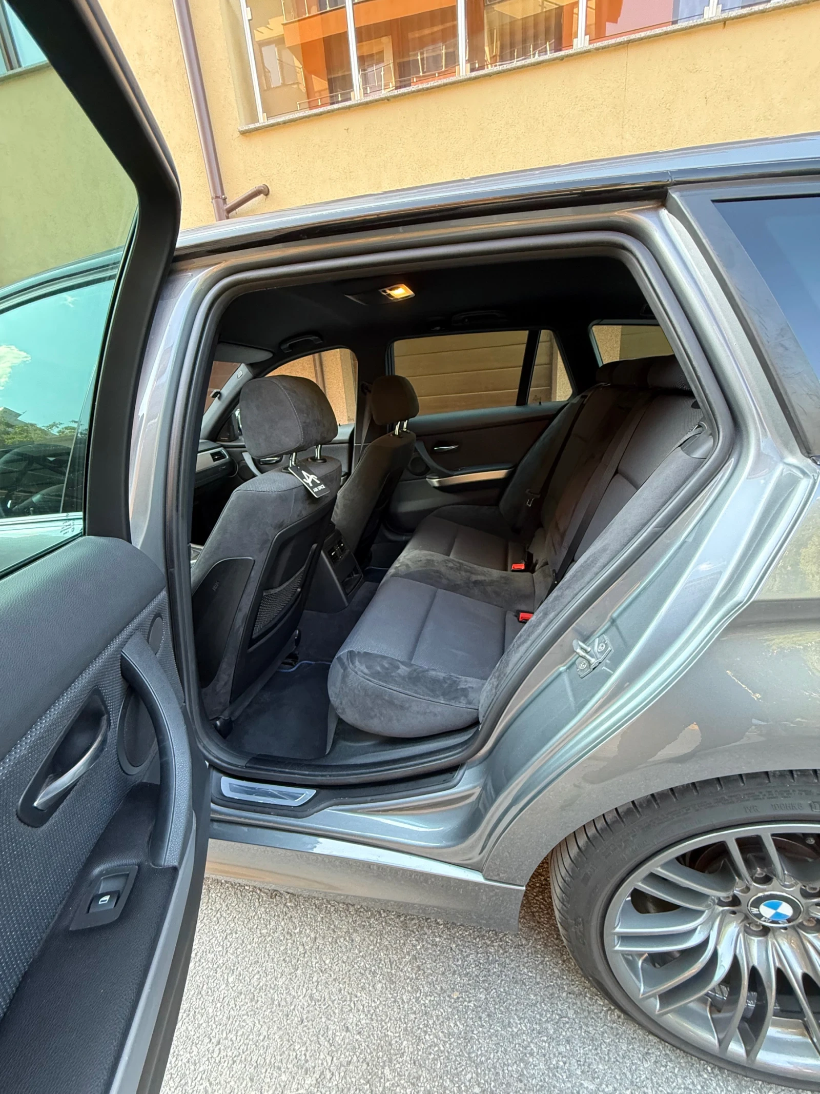 BMW 335 LCI EDITION | Mobile.bg — изображение 11