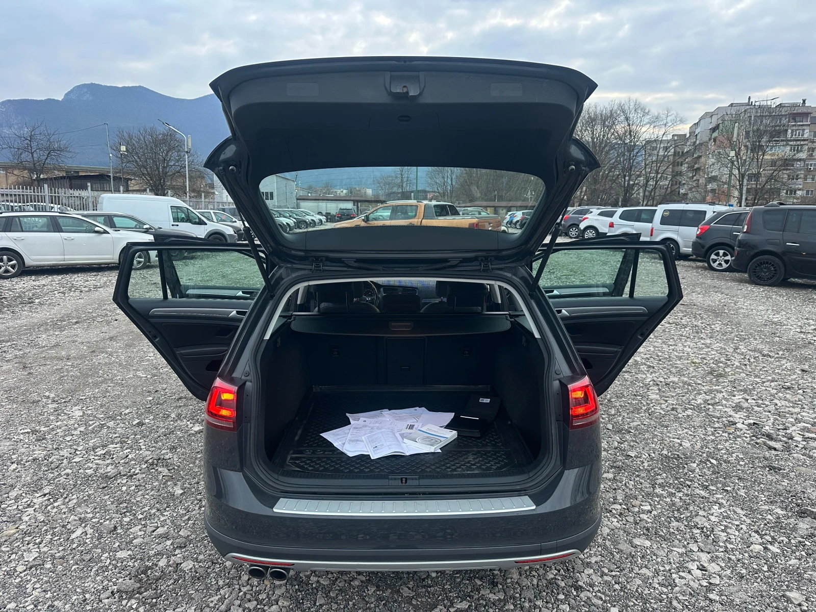 VW Golf 2.0TDI ALLTRACK DSG FULLL, снимка 16 - Автомобили и джипове - 53916742