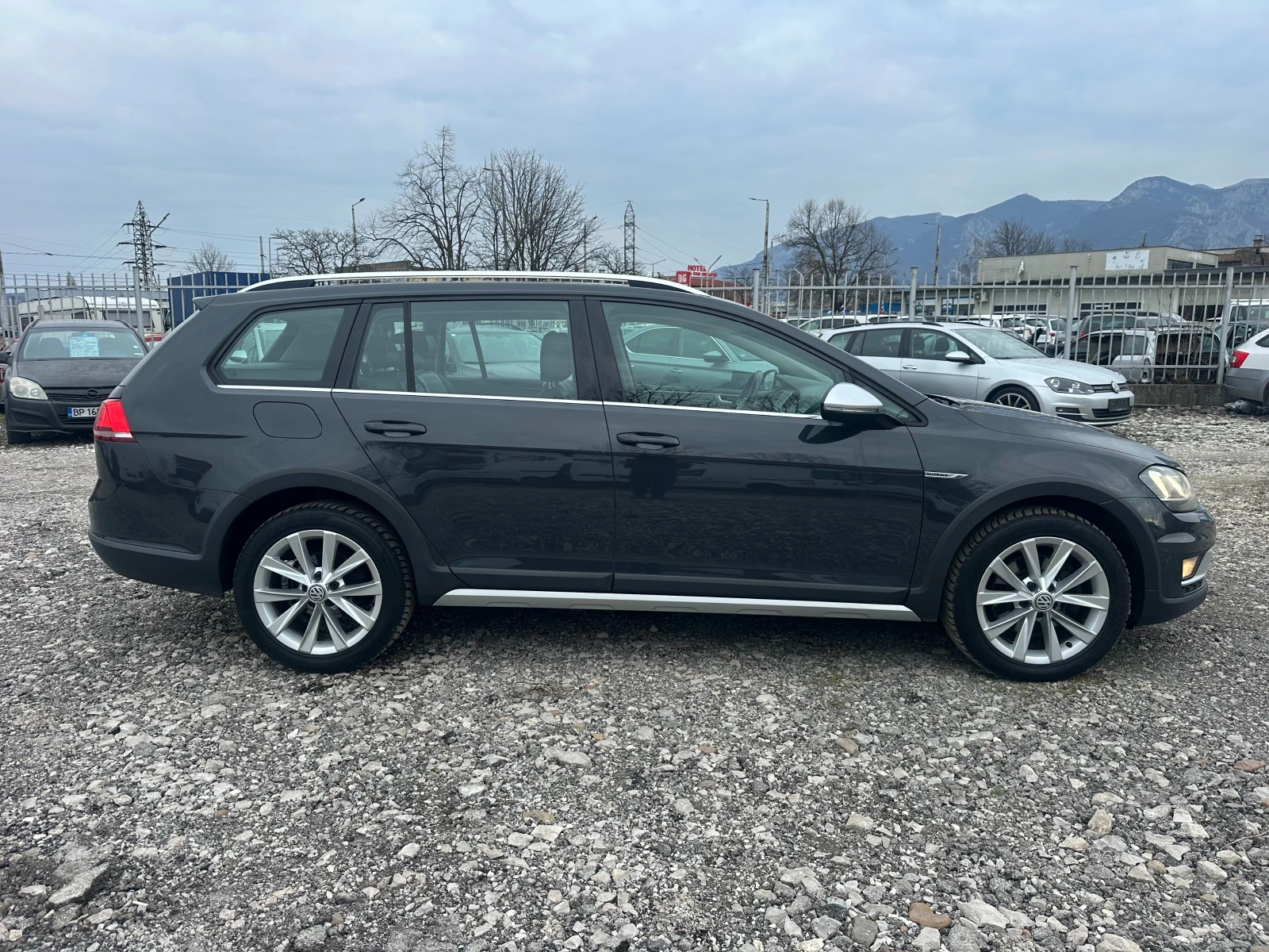 VW Golf 2.0TDI ALLTRACK DSG FULLL, снимка 6 - Автомобили и джипове - 53916742