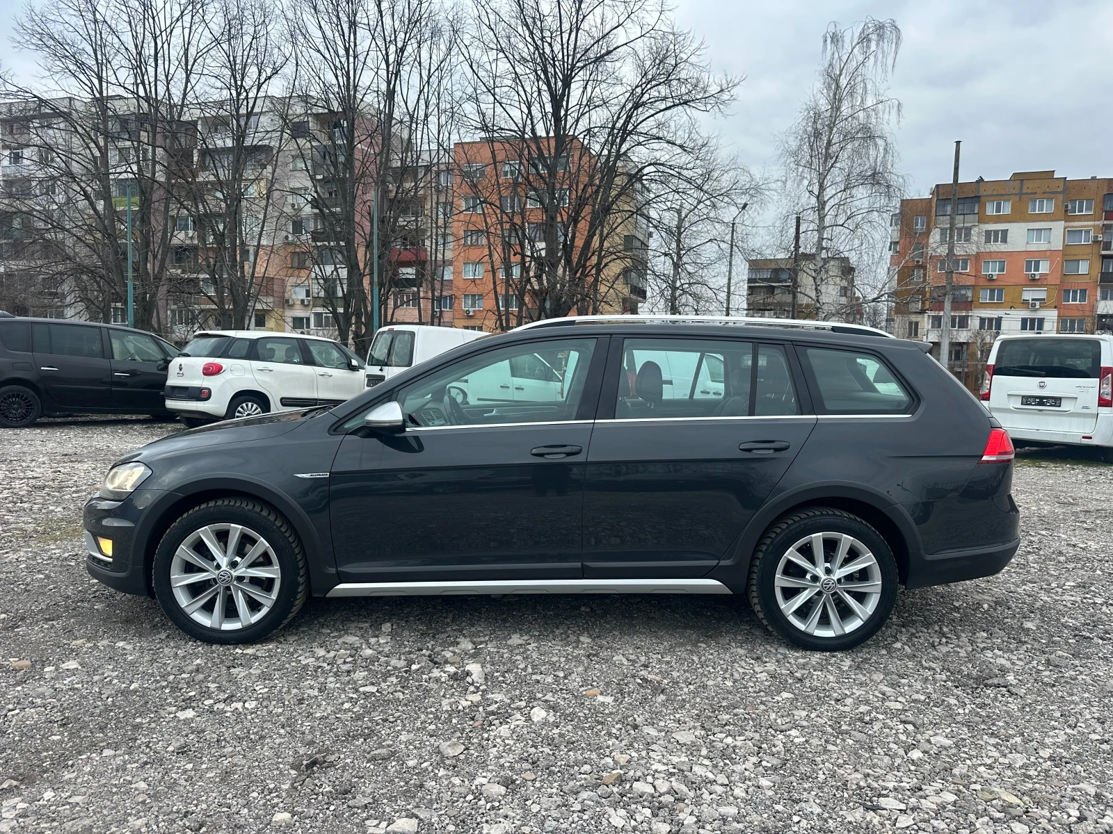 VW Golf 2.0TDI ALLTRACK DSG FULLL, снимка 2 - Автомобили и джипове - 53916742