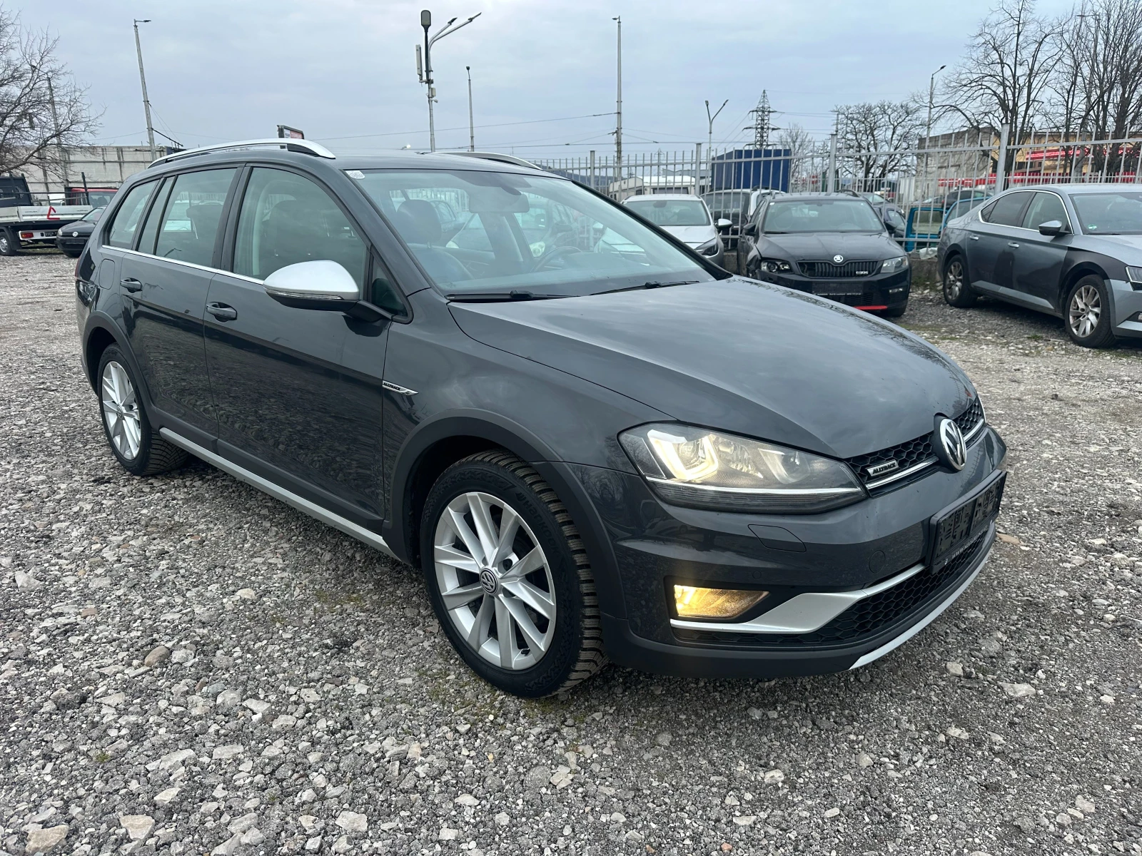 VW Golf 2.0TDI ALLTRACK DSG FULLL, снимка 7 - Автомобили и джипове - 53916742
