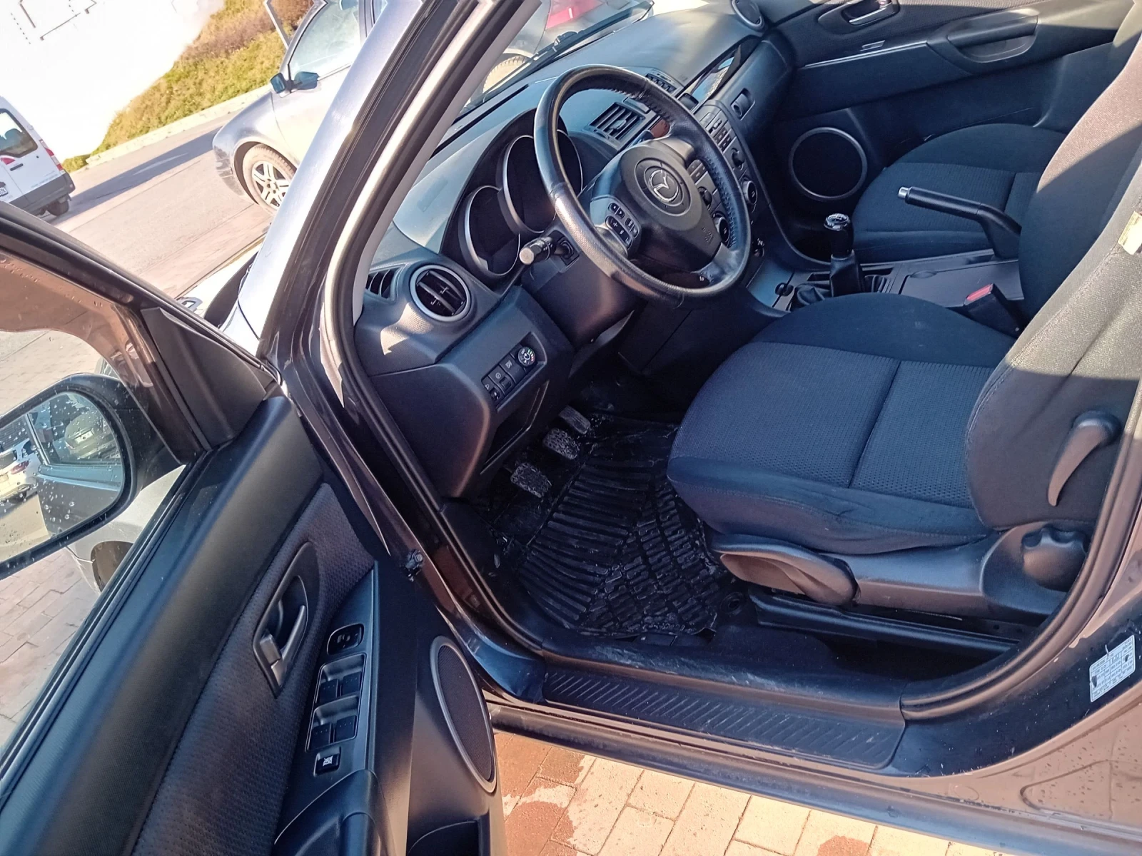 Mazda 3 1.6i Газ.Инж , снимка 6 - Автомобили и джипове - 54308135