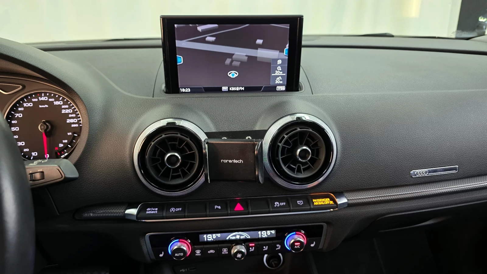 Audi A3 40TFSI, снимка 7 - Автомобили и джипове - 54409066
