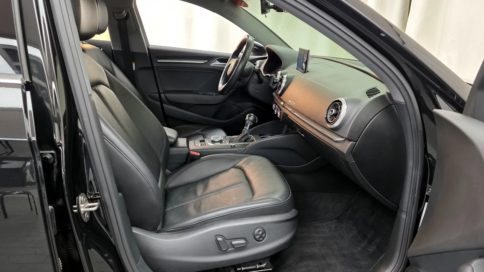 Audi A3 40TFSI, снимка 14 - Автомобили и джипове - 54409066
