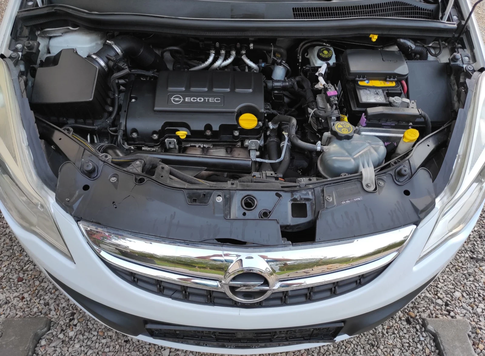 Opel Corsa ///BENZIN /GAS /EURO 5, снимка 15 - Автомобили и джипове - 54559350