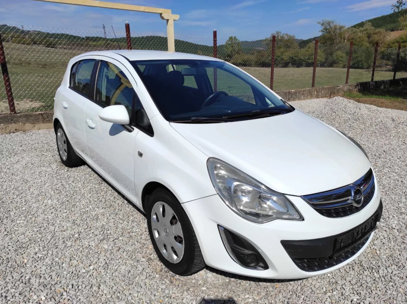 Opel Corsa ///BENZIN /GAS /EURO 5, снимка 4 - Автомобили и джипове - 54559350