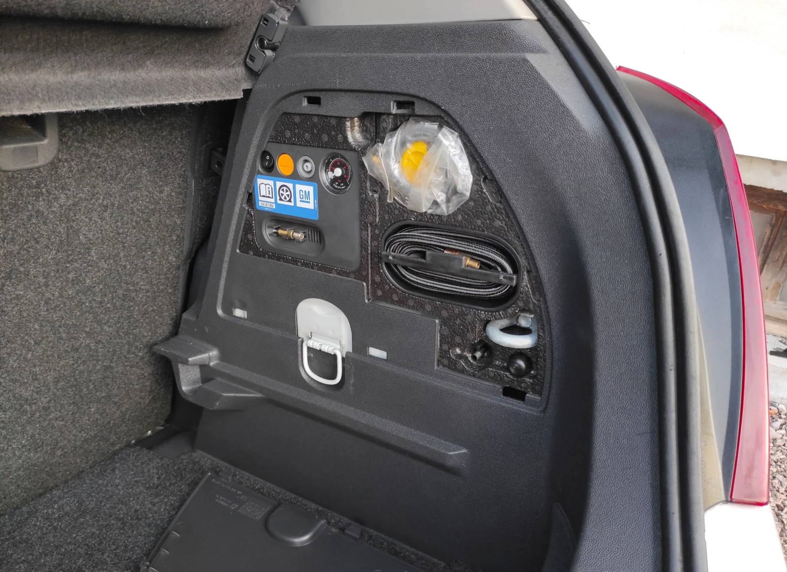 Opel Corsa ///BENZIN /GAS /EURO 5, снимка 12 - Автомобили и джипове - 54559350