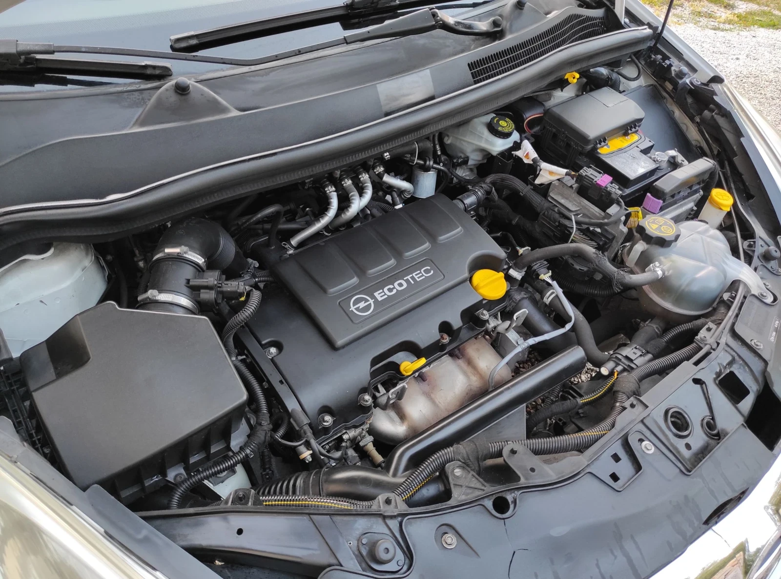 Opel Corsa ///BENZIN /GAS /EURO 5, снимка 16 - Автомобили и джипове - 54559350