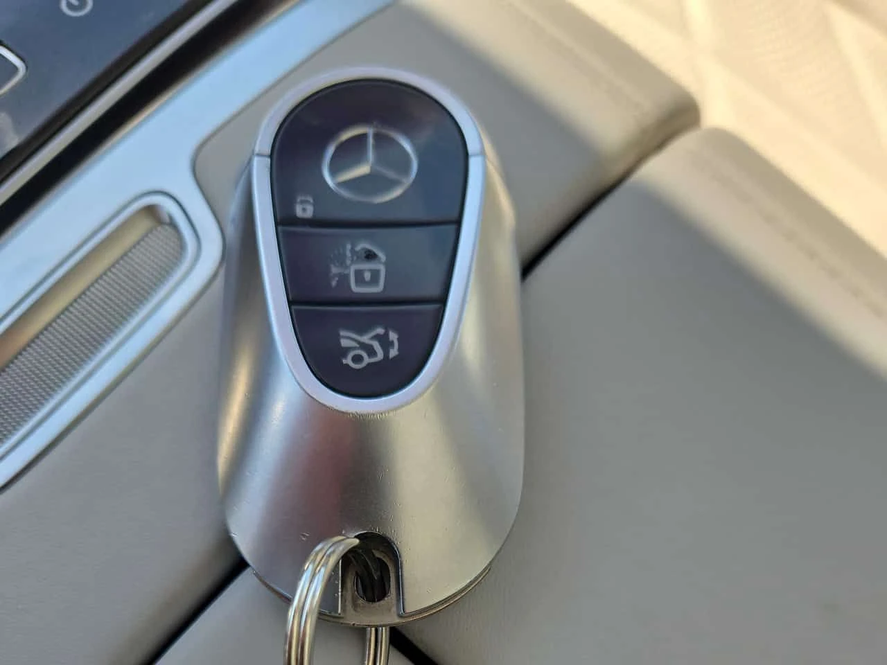 Mercedes-Benz EQS 580  CARFAX, снимка 16 - Автомобили и джипове - 54662430