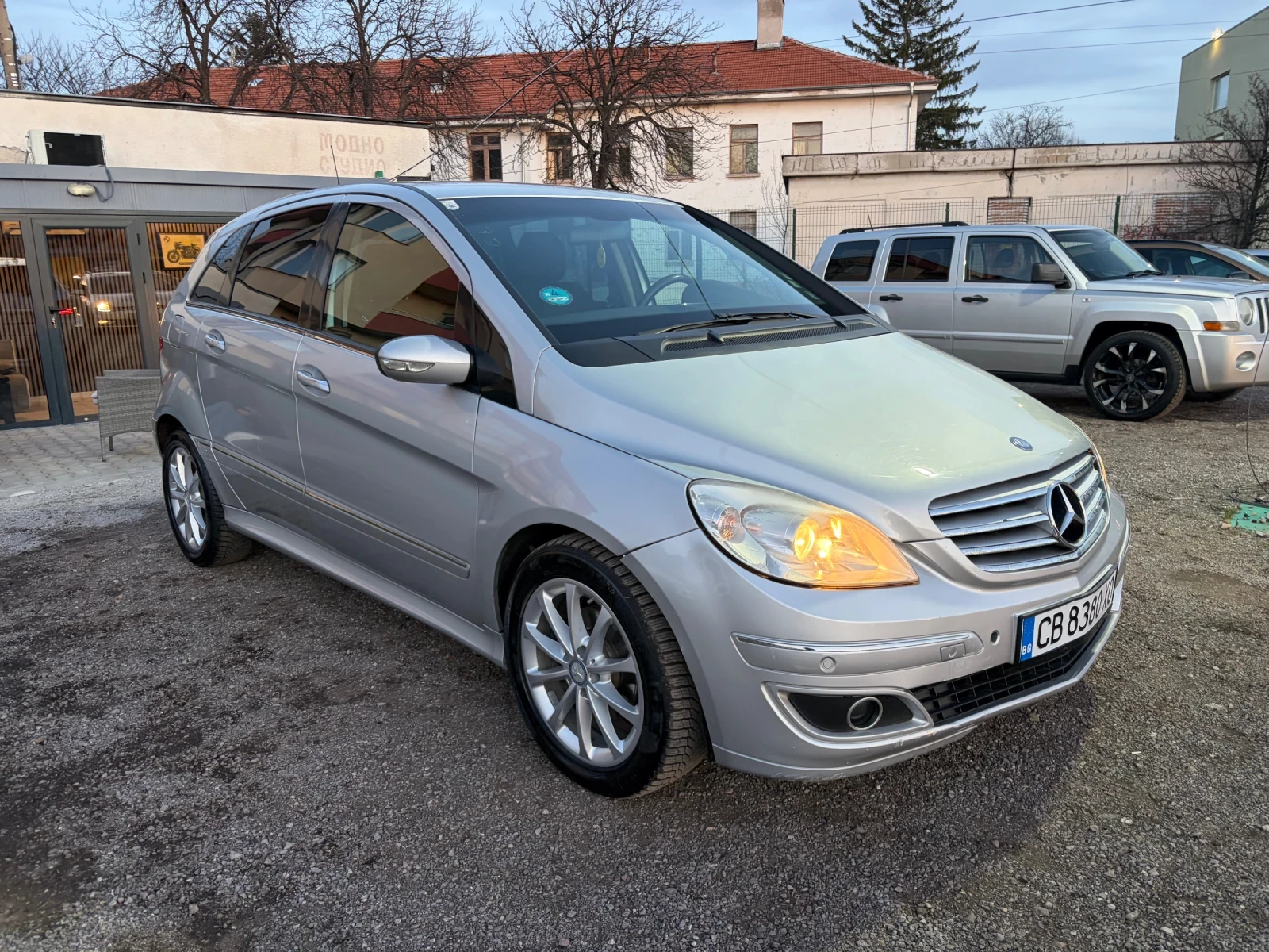 Mercedes-Benz B 200, снимка 2 - Автомобили и джипове - 54706923