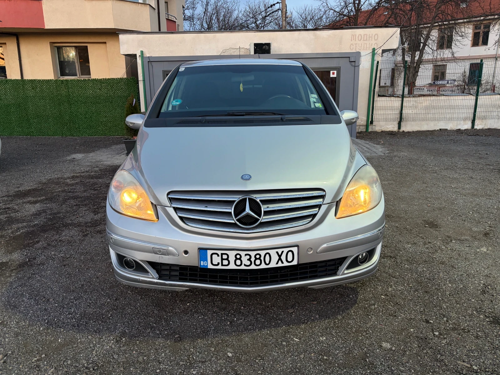 Mercedes-Benz B 200