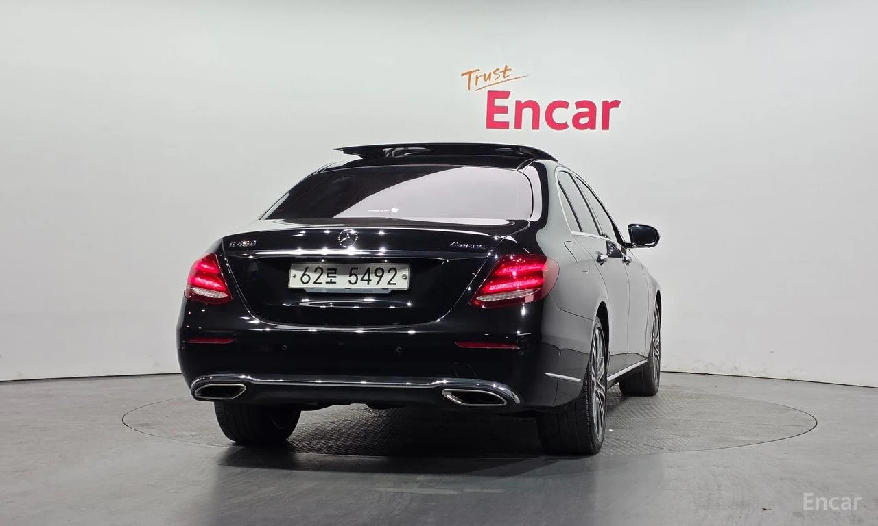 Mercedes-Benz E 450 4MATIC* BURMESTER* ОБДУХВАНЕ* ДИГИТАЛНО* ТАБЛО* , снимка 4 - Автомобили и джипове - 55105340