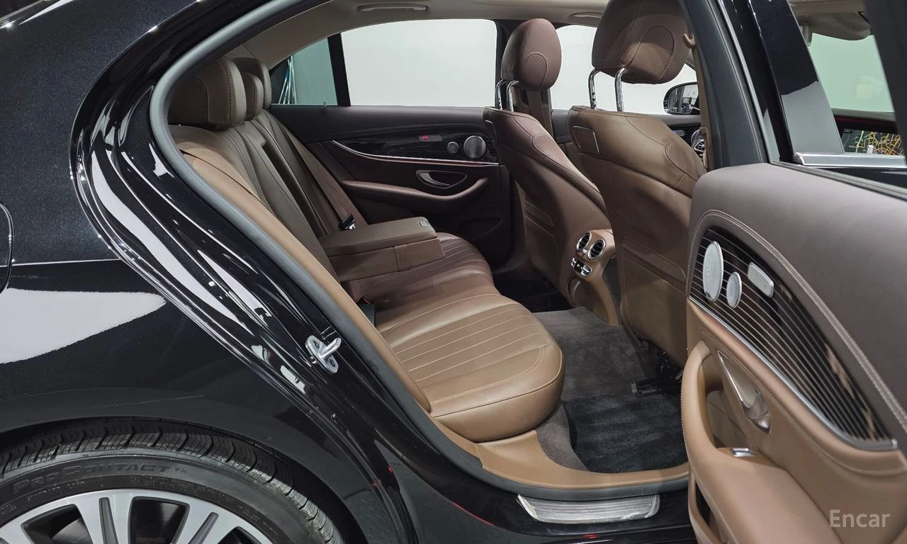 Mercedes-Benz E 450 4MATIC* BURMESTER* ОБДУХВАНЕ* ДИГИТАЛНО* ТАБЛО* , снимка 14 - Автомобили и джипове - 55105340