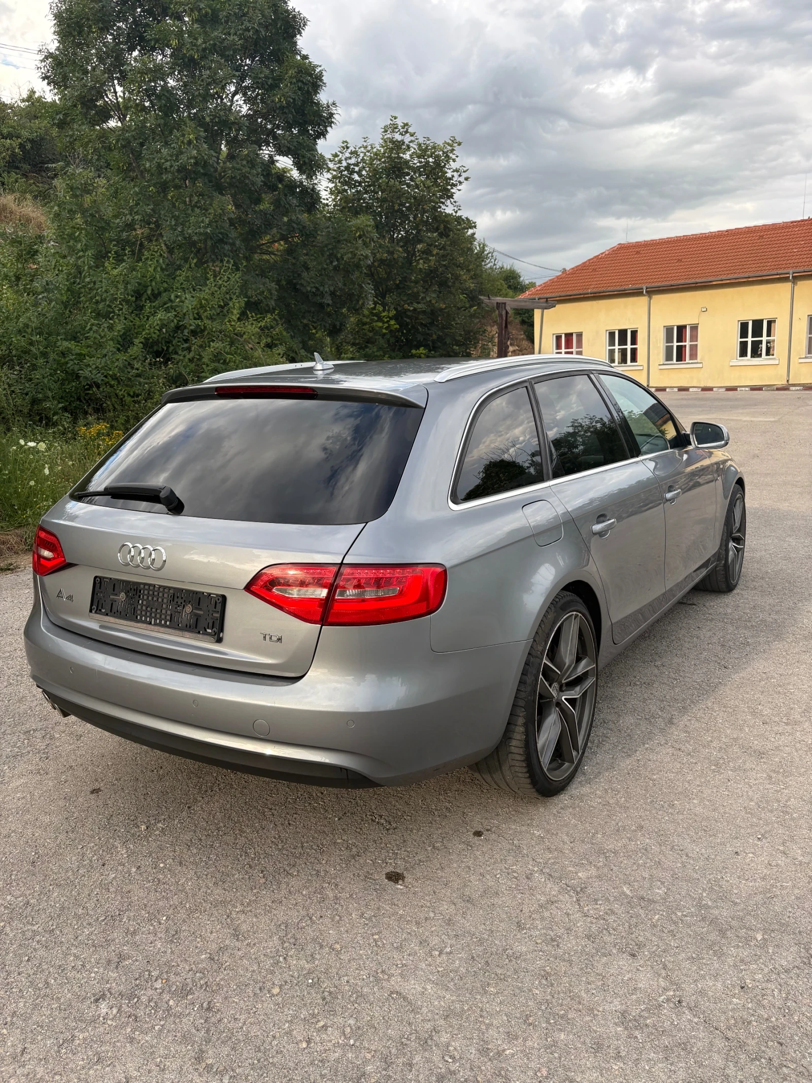 Audi A4 B8, 5 2.0TDI 150 КС S-Line, снимка 5 - Автомобили и джипове - 55224945