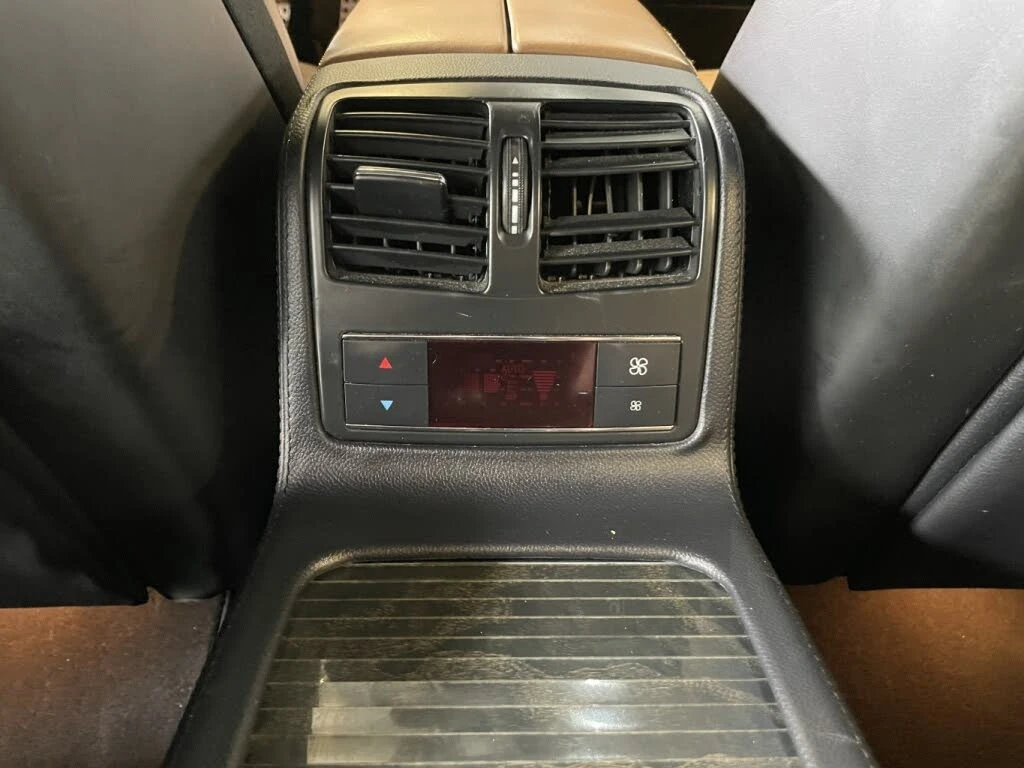 Mercedes-Benz CLS 550 4MATIC* КОЖА* DESIGNO* ОБДУХВ* BURM.* PANO* , снимка 17 - Автомобили и джипове - 55437554