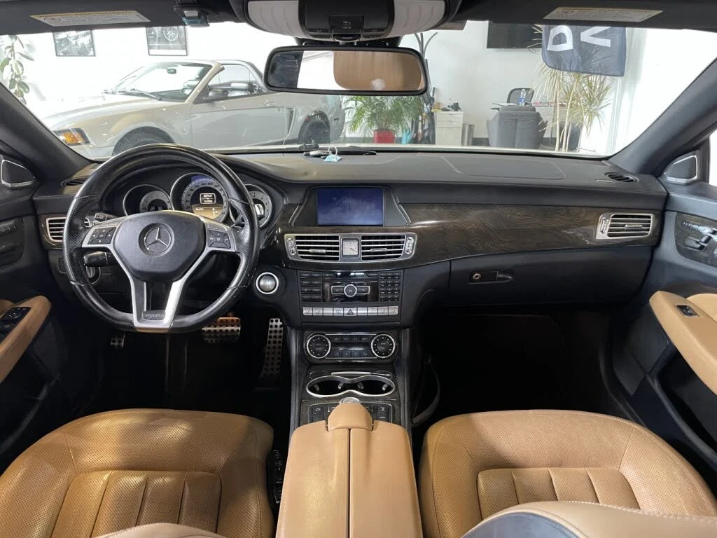 Mercedes-Benz CLS 550 4MATIC* КОЖА* DESIGNO* ОБДУХВ* BURM.* PANO* , снимка 11 - Автомобили и джипове - 55437554