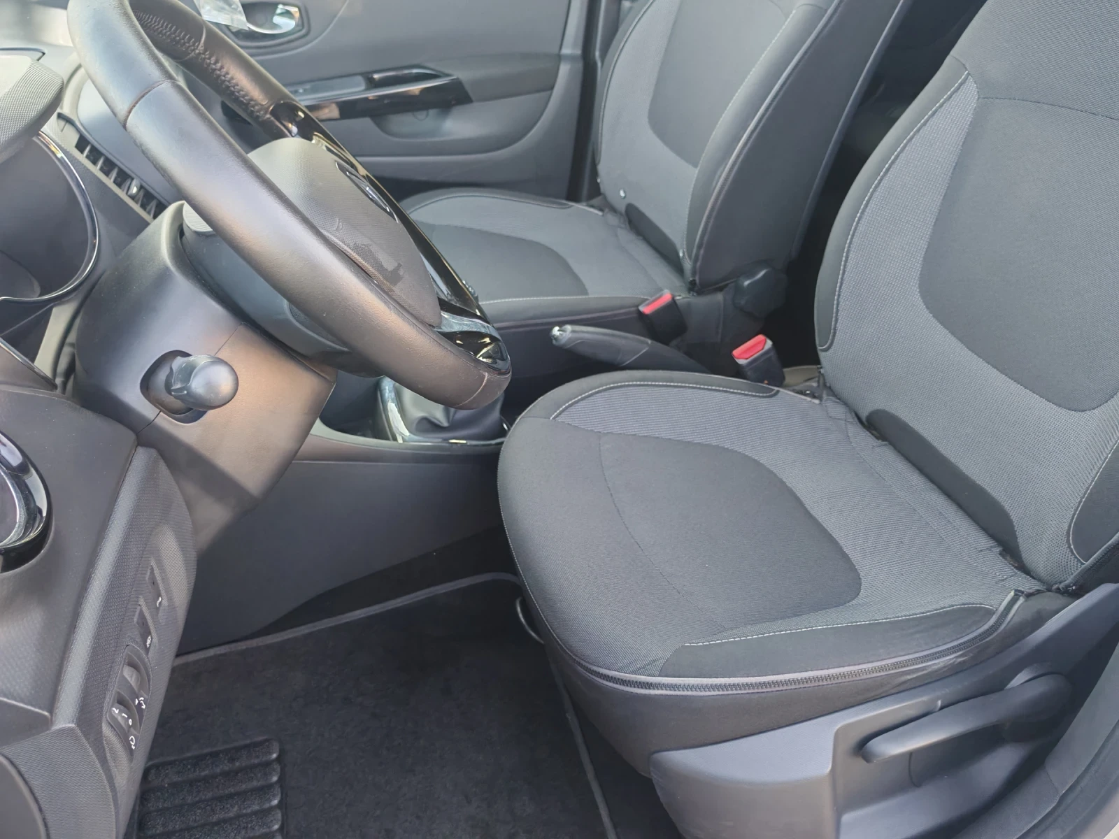 Renault Captur СПЕШНО! , снимка 9 - Автомобили и джипове - 55873095
