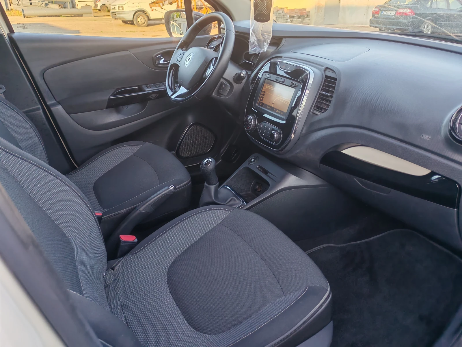 Renault Captur СПЕШНО! , снимка 12 - Автомобили и джипове - 55873095
