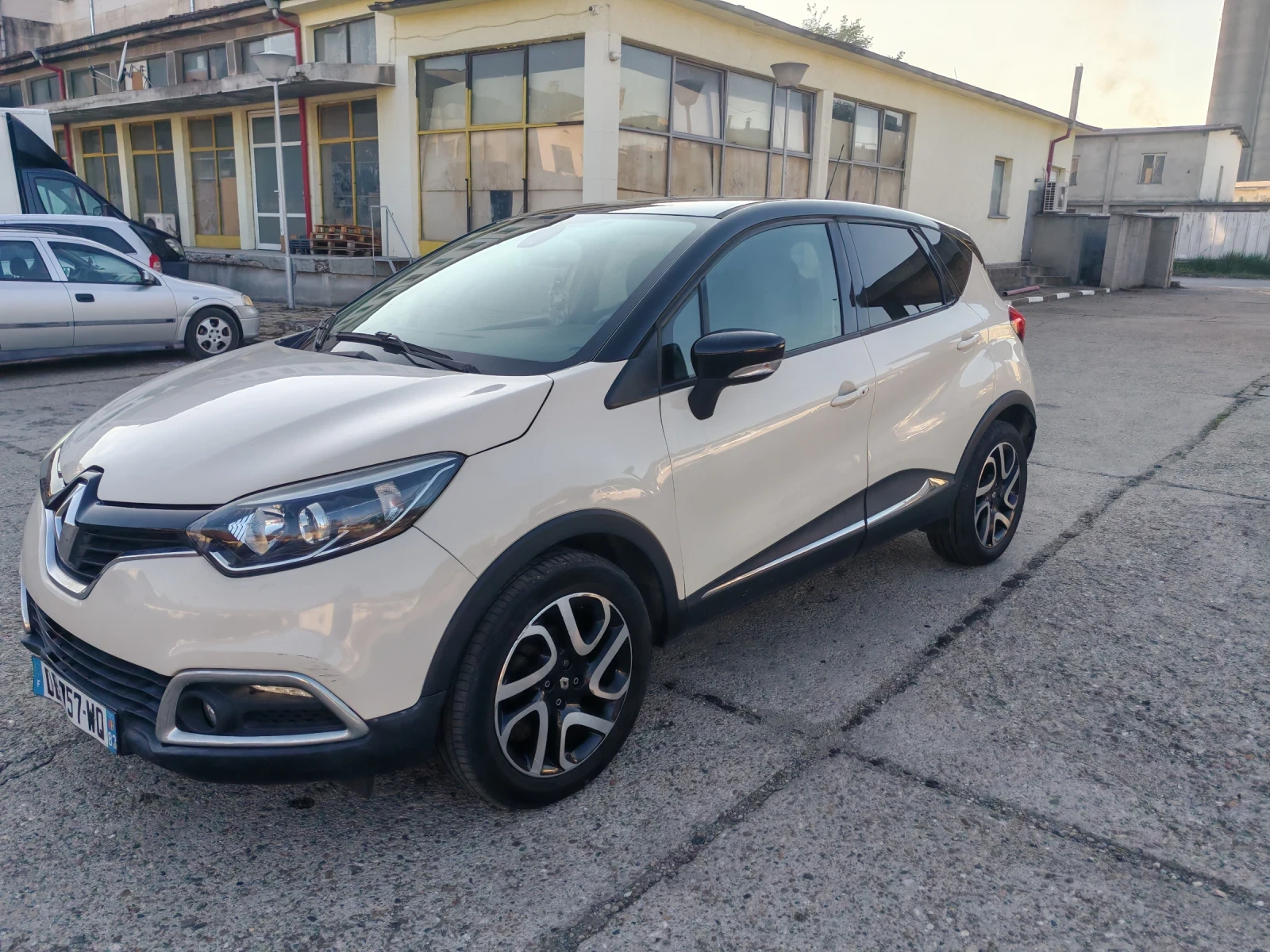 Renault Captur СПЕШНО! , снимка 7 - Автомобили и джипове - 55873095