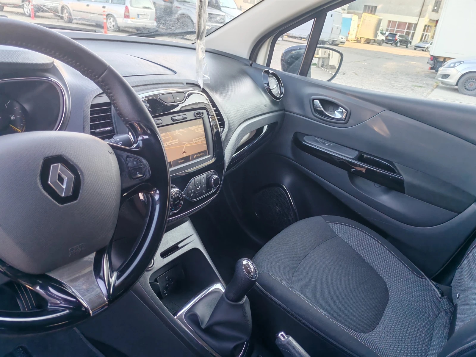 Renault Captur СПЕШНО! , снимка 10 - Автомобили и джипове - 55873095