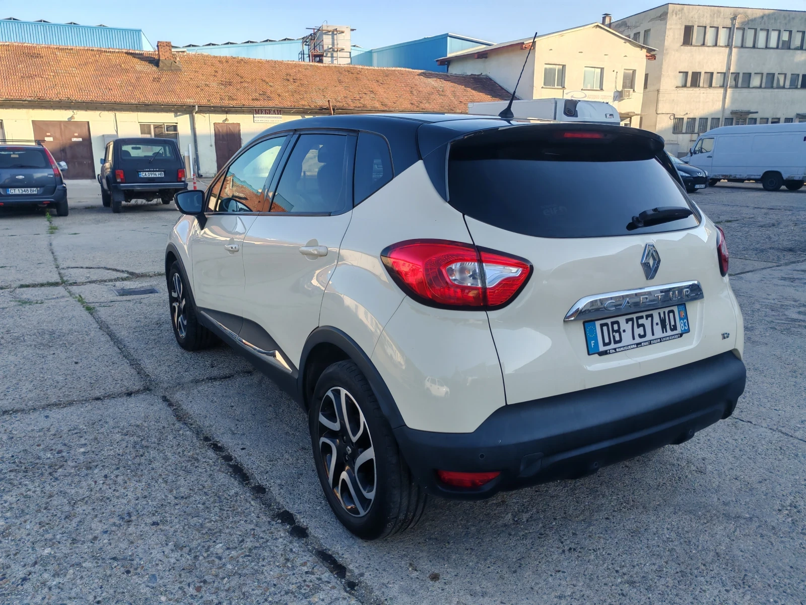 Renault Captur СПЕШНО! , снимка 6 - Автомобили и джипове - 55873095