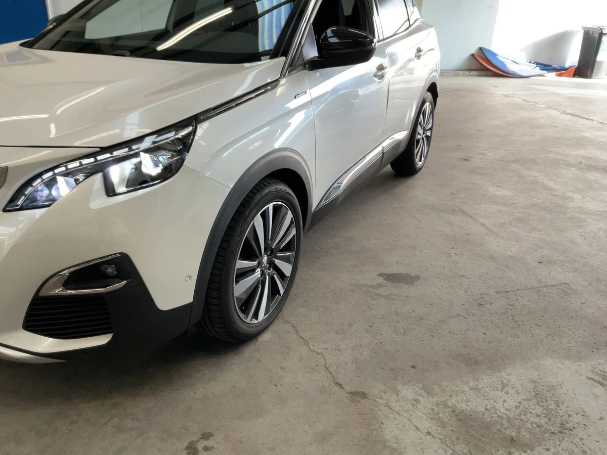 Peugeot 3008 1.6 PureTech Allure, снимка 11 - Автомобили и джипове - 56156329