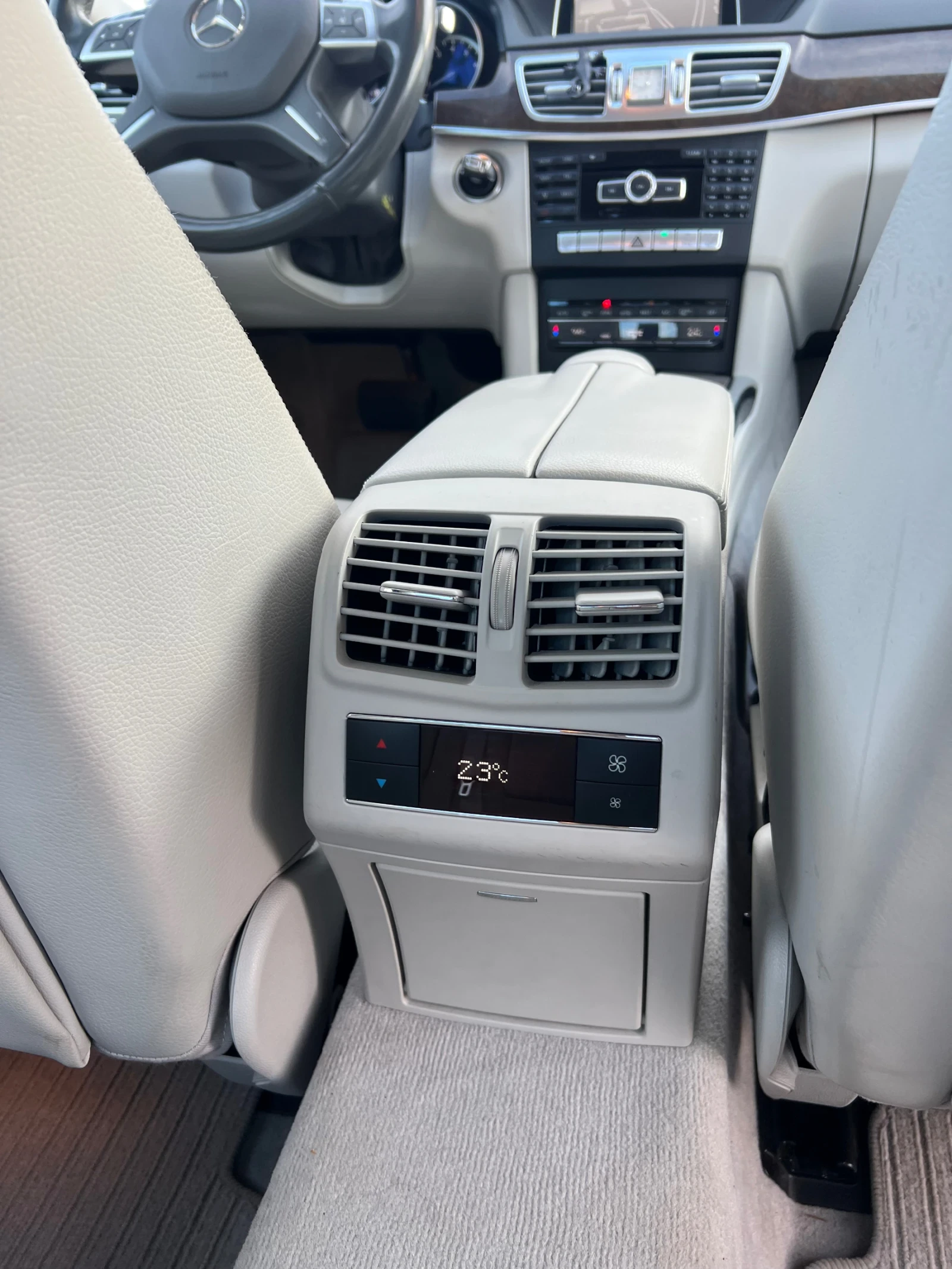 Mercedes-Benz E 400 4 matic, снимка 13 - Автомобили и джипове - 56345619