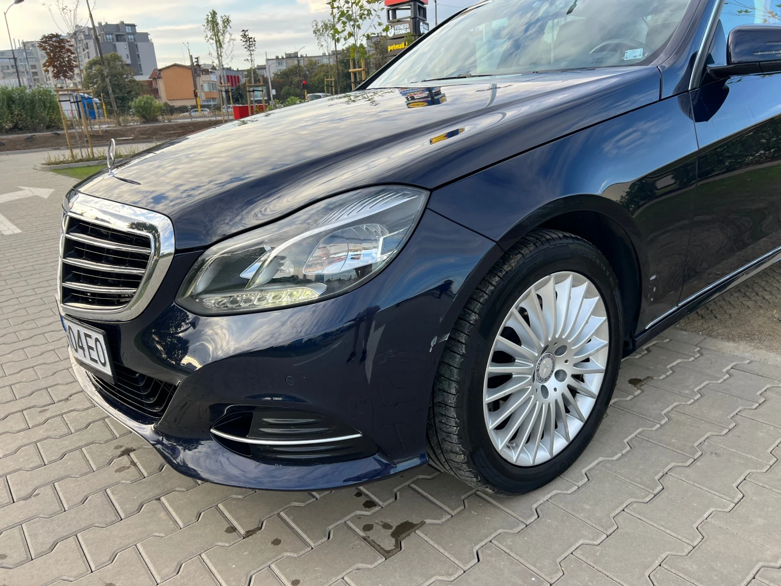 Mercedes-Benz E 400 4 matic, снимка 2 - Автомобили и джипове - 56345619