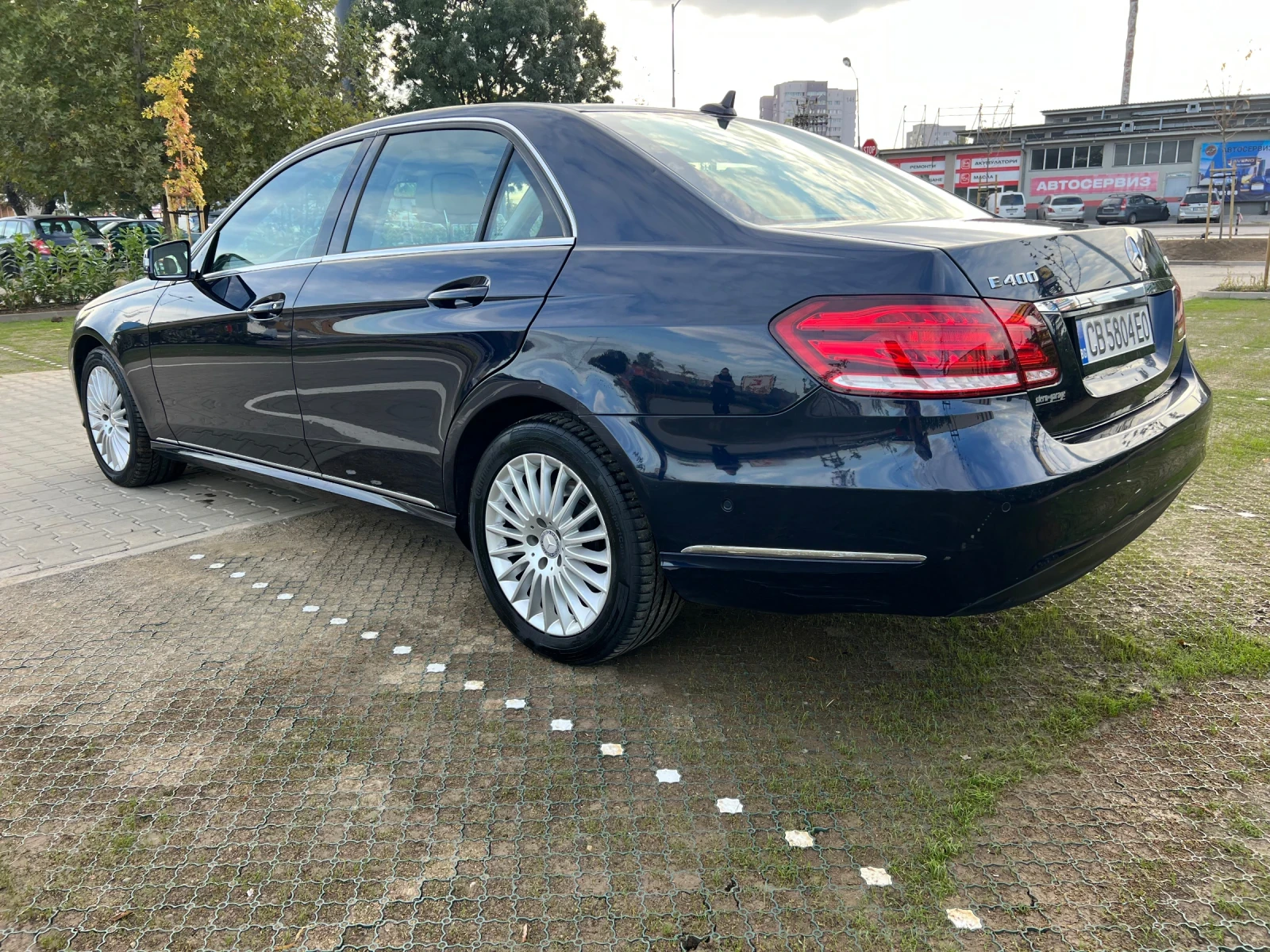 Mercedes-Benz E 400 4 matic, снимка 3 - Автомобили и джипове - 56345619